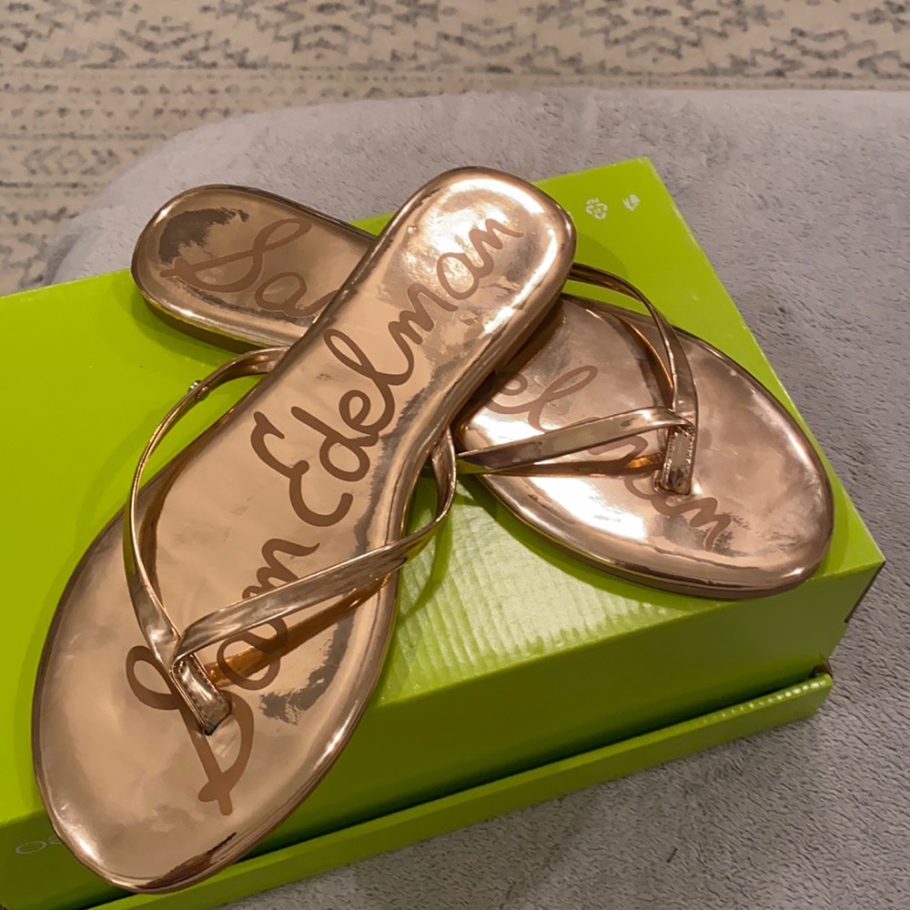 Sam Edelman rose gold flip flops
